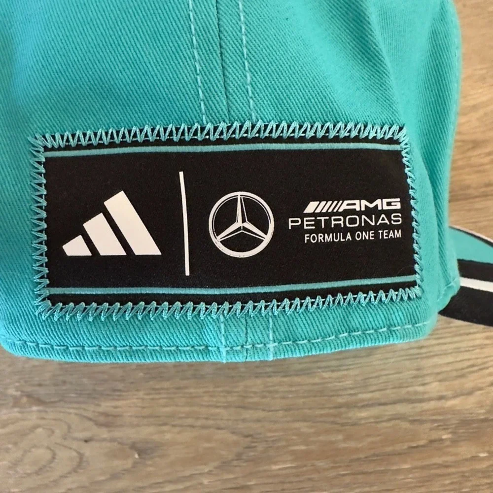 Adidas MERCEDES -‎ AMG PETRONAS FORMULA ONE TEAM LAS VEGAS SNAPBACK CAP-NWOT